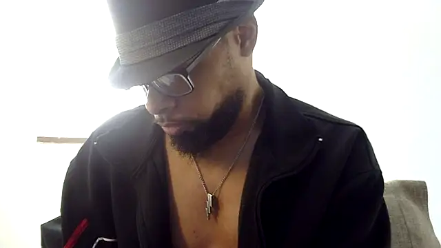 Snapshot of WhiskeyWood_DuhGOD chatting on 10-10-25, 04:50 WhiskeyWood DuhGOD online show from 10-10-25, 04:50