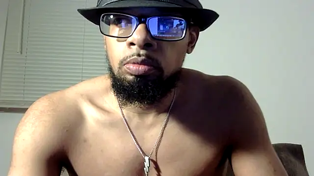 Snapshot of WhiskeyWood_DuhGOD chatting on 10-19-25, 01:06 WhiskeyWood DuhGOD online show from 10-19-25, 01:06