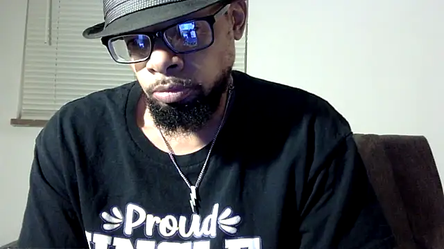 Snapshot of WhiskeyWood_DuhGOD chatting on 10-20-25, 01:17 WhiskeyWood DuhGOD online show from 10-20-25, 01:17