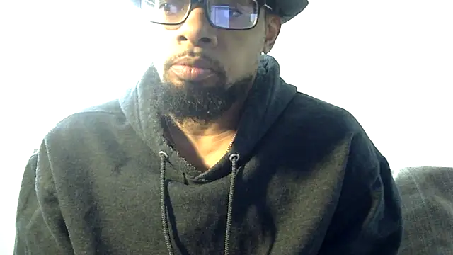 Snapshot of WhiskeyWood_DuhGOD chatting on 10-23-25, 04:17 WhiskeyWood DuhGOD online show from 10-23-25, 04:17