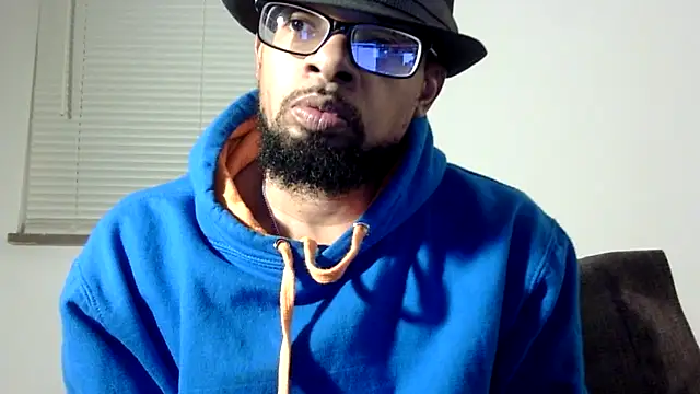 Snapshot of WhiskeyWood_DuhGOD chatting on 10-25-25, 01:24 WhiskeyWood DuhGOD online show from 10-25-25, 01:24