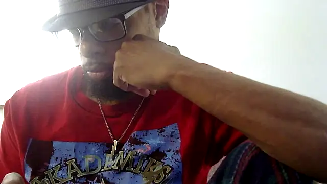 Snapshot of WhiskeyWood_DuhGOD chatting on 10-31-25, 05:03 WhiskeyWood DuhGOD online show from 10-31-25, 05:03