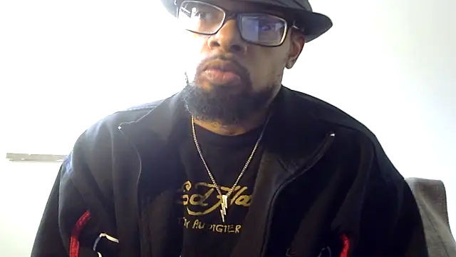 Snapshot of WhiskeyWood_DuhGOD chatting on 11-12-25, 05:13 WhiskeyWood DuhGOD online show from 11-12-25, 05:13