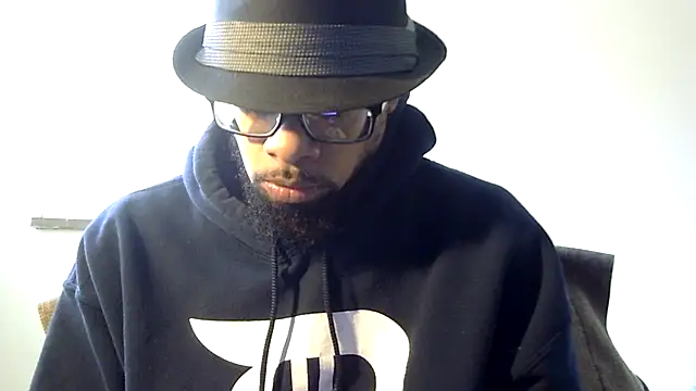 Snapshot of WhiskeyWood_DuhGOD chatting on 11-18-25, 06:01 WhiskeyWood DuhGOD online show from 11-18-25, 06:01