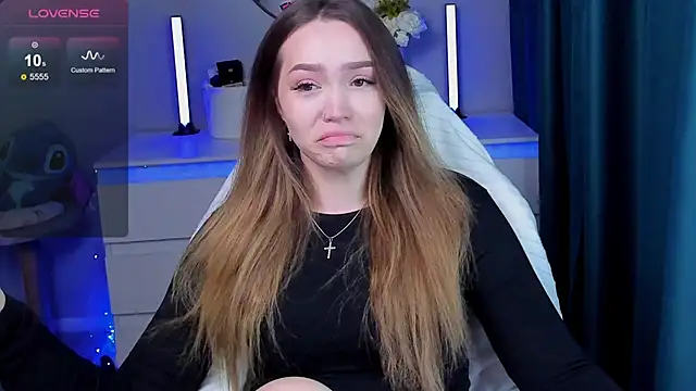 Evia r0se online show from 10-19-25, 01:56