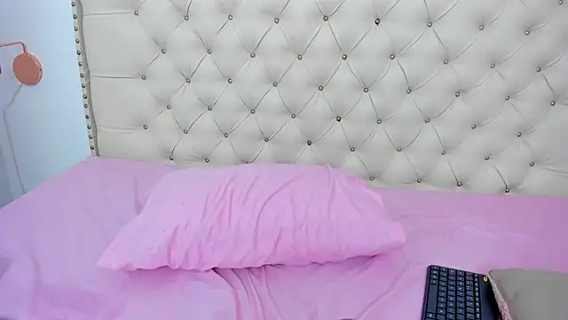 Kim Eli online show from 12-29-24, 07:43