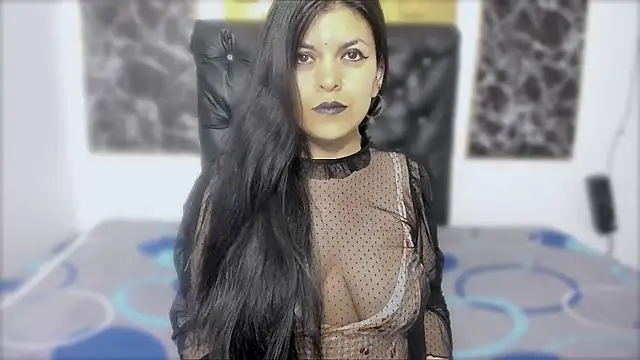 Snapshot of scarlett_w0lf chatting on 01-12-26, 02:11 scarlett w0lf online show from 01-12-26, 02:11