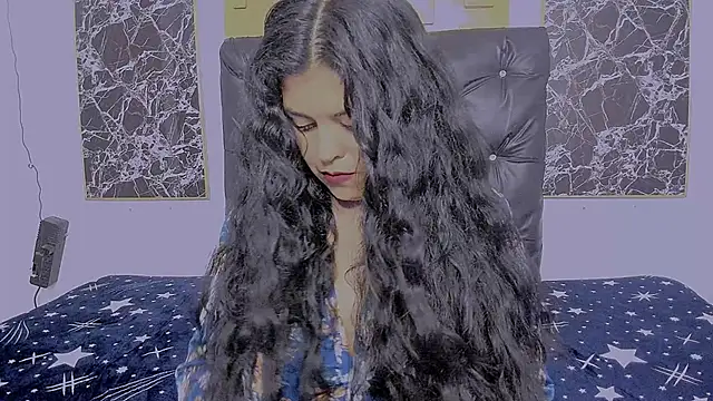 Snapshot of scarlett_w0lf chatting on 02-09-26, 02:43 scarlett w0lf online show from 02-09-26, 02:43