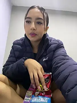 SOPHIACANDY19  online show from 12-12-24, 09:48