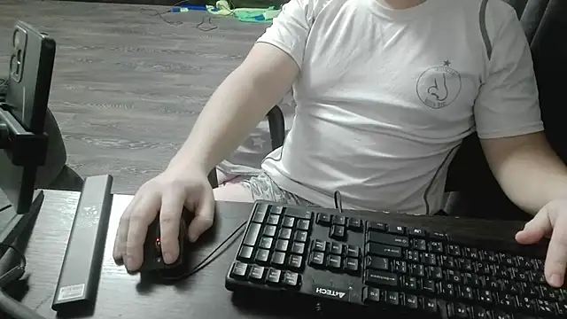 Snapshot of gamblingbum chatting on 02-05-26, 08:13 gamblingbum online show from 02-05-26, 08:13