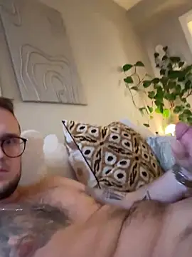 Snapshot of thehornyguy97 chatting on 12-16-25, 01:27 thehornyguy97 online show from 12-16-25, 01:27