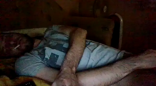 Snapshot of Vicktore007 chatting on 12-13-24, 04:43 Vicktore007 online show from 12-13-24, 04:43