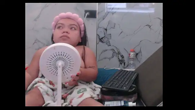 Michelle Brooks online show from 10-19-25, 05:08