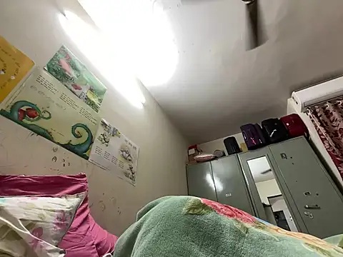 Snapshot of SammyChocolateIndian chatting on 01-01-25, 12:32 SammyChocolateIndian online show from 01-01-25, 12:32