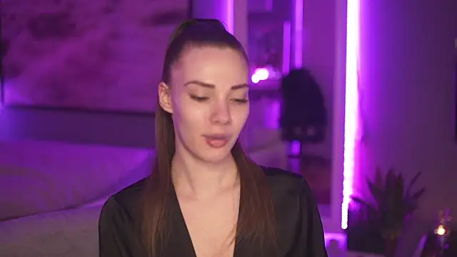 StephanieNeeson online show from 12-28-24, 09:08