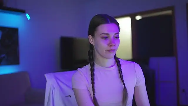 StephanieNeeson online show from 02-26-25, 11:26