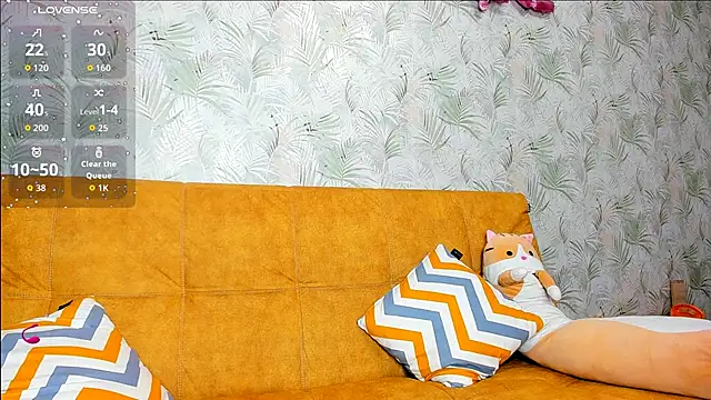 LuxieDelight online show from 11-03-25, 06:36