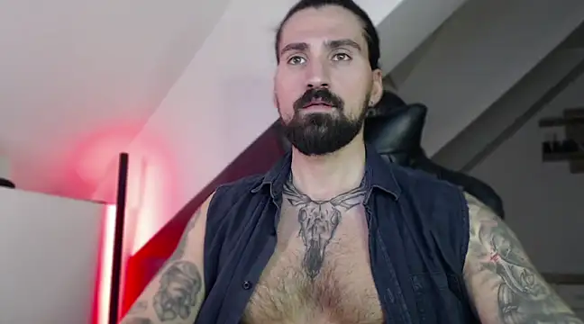 Snapshot of MateoHunk chatting on 01-01-25, 05:11 MateoHunk online show from 01-01-25, 05:11