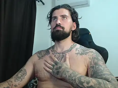 Snapshot of MateoHunk chatting on 09-09-25, 05:45 MateoHunk online show from 09-09-25, 05:45