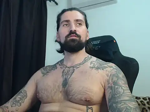 Snapshot of MateoHunk chatting on 09-17-25, 09:44 MateoHunk online show from 09-17-25, 09:44