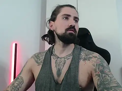 Snapshot of MateoHunk chatting on 10-11-25, 11:09 MateoHunk online show from 10-11-25, 11:09