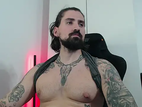 Snapshot of MateoHunk chatting on 10-12-25, 04:28 MateoHunk online show from 10-12-25, 04:28