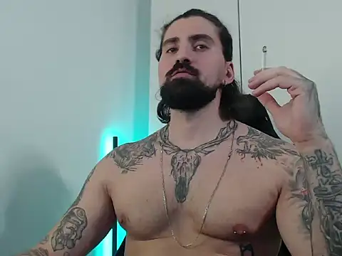 Snapshot of MateoHunk chatting on 10-14-25, 04:52 MateoHunk online show from 10-14-25, 04:52