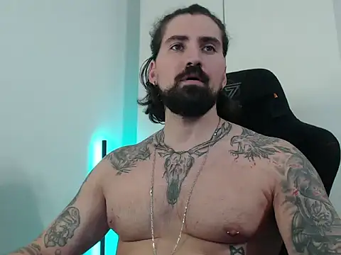 Snapshot of MateoHunk chatting on 10-18-25, 06:08 MateoHunk online show from 10-18-25, 06:08