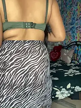 Hot royalbhabhi online show from 12-27-24, 10:01