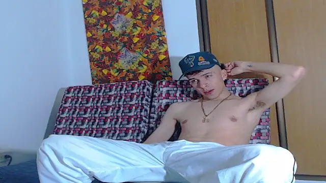 Keeny16 online show from 12-17-24, 04:45