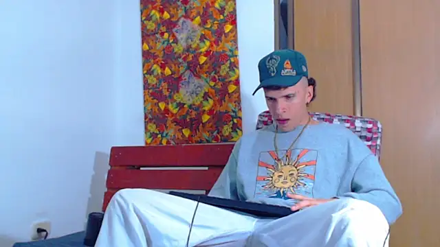 Keeny16 online show from 12-19-24, 03:29