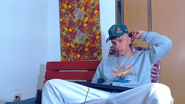 Keeny16 online show from 12-19-24, 02:13