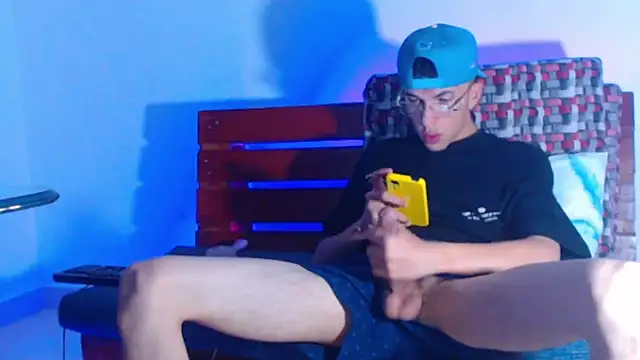 Keeny16 online show from 03-04-25, 03:37