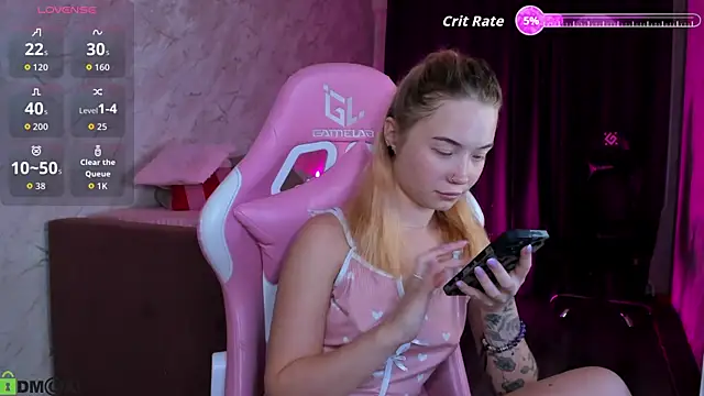 Kira yoon online show from 10-18-25, 12:35