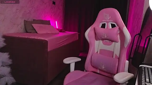 Kira yoon online show from 12-16-25, 12:15