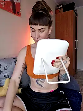 FoxRineHelen online show from 03-04-25, 01:49