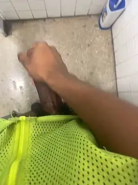 Snapshot of zeekBbc chatting on 02-02-25, 08:41 zeekBbc online show from 02-02-25, 08:41