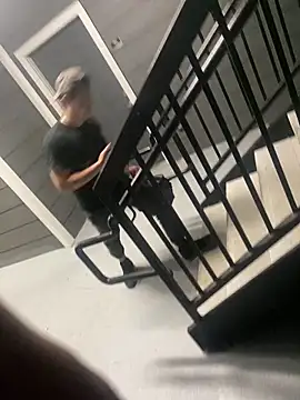 Snapshot of zeekBbc chatting on 10-24-25, 10:55 zeekBbc online show from 10-24-25, 10:55