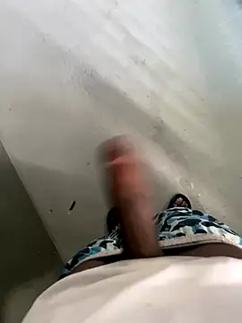 Snapshot of zeekBbc chatting on 10-25-25, 04:24 zeekBbc online show from 10-25-25, 04:24