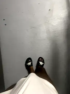 Snapshot of zeekBbc chatting on 10-26-25, 12:00 zeekBbc online show from 10-26-25, 12:00