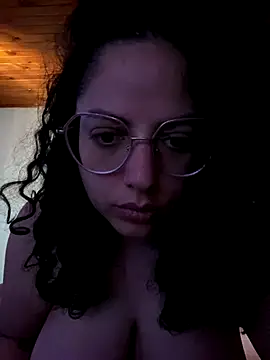 Snapshot of babyluna939 chatting on 12-17-25, 04:46 babyluna939 online show from 12-17-25, 04:46