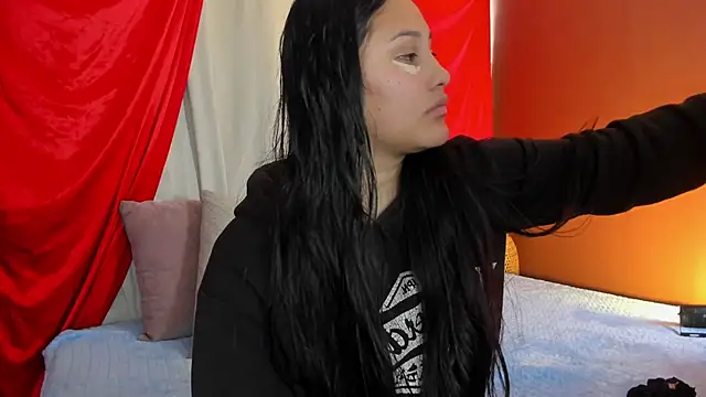 Little Ivy online show from 11-06-25, 07:04