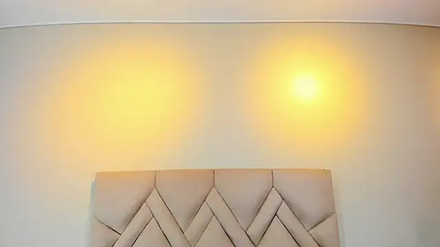 Isis Osman online show from 02-22-26, 07:34