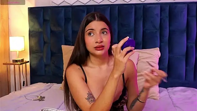 AnitaKariri online show from 10-20-25, 08:04