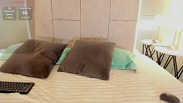 anastasia jhons online show from 10-22-25, 03:51