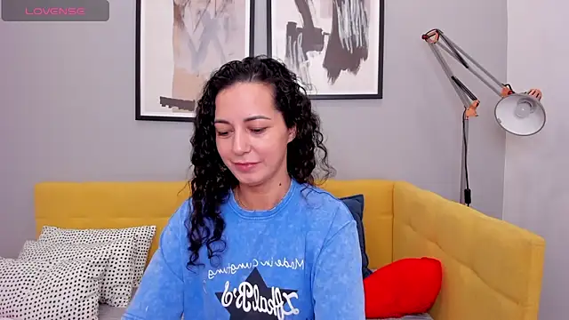 Snapshot of Linda_Insatiable chatting on 03-23-25, 01:31 Linda Insatiable online show from 03-23-25, 01:31