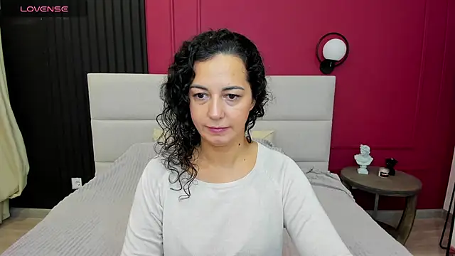 Snapshot of Linda_Insatiable chatting on 10-13-25, 01:27 Linda Insatiable online show from 10-13-25, 01:27