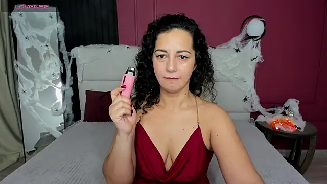 Snapshot of Linda_Insatiable chatting on 10-22-25, 01:28 Linda Insatiable online show from 10-22-25, 01:28