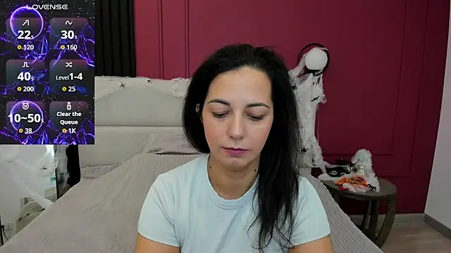 Snapshot of Linda_Insatiable chatting on 10-23-25, 01:27 Linda Insatiable online show from 10-23-25, 01:27