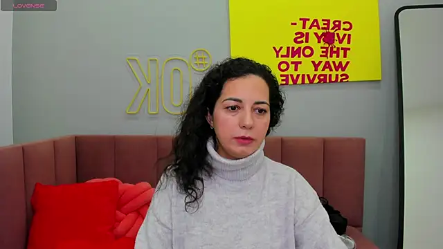 Snapshot of Linda_Insatiable chatting on 11-07-25, 01:27 Linda Insatiable online show from 11-07-25, 01:27